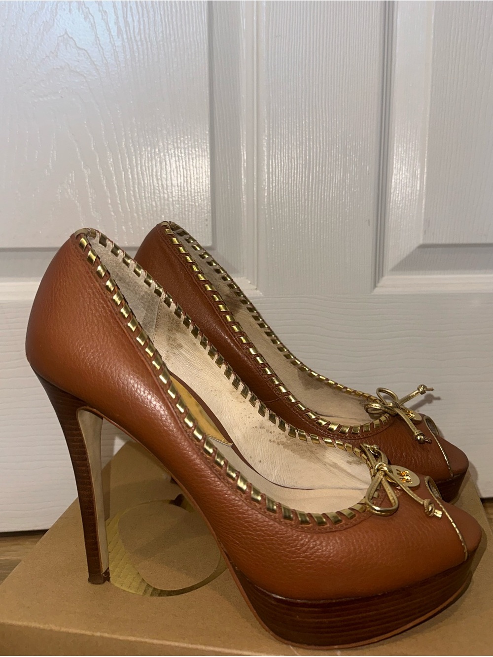 Michael Kors Brown Leather Peep Toe Platform Pumps Gold Bow Heels